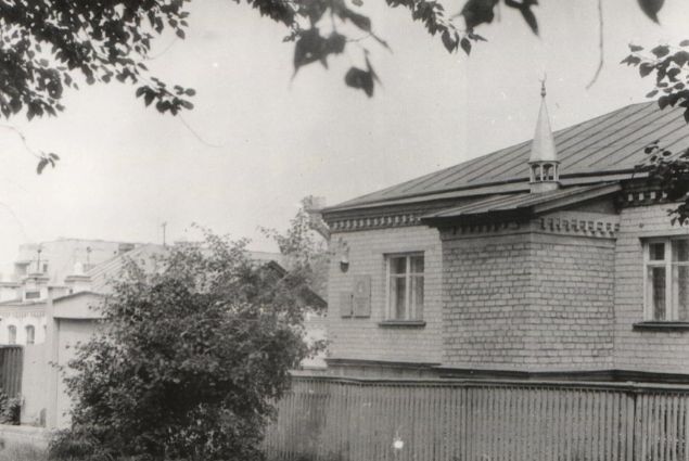 19 8