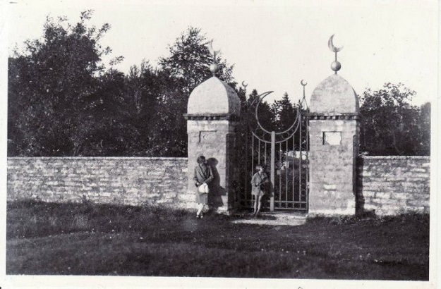 19 15