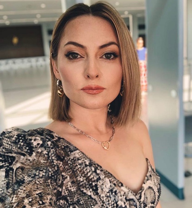 2 9