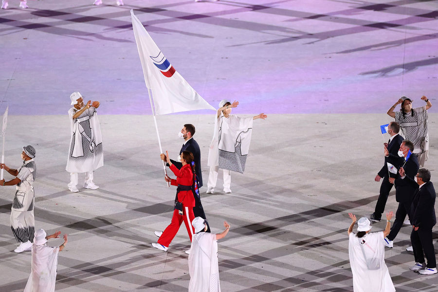2021-07-23T123832Z_385421297_SP1EH7N0Z44TW_RTRMADP_3_OLYMPICS-2020-CEREMONY-OPENING-pic_32ratio_900x600-900x600-5767.jpg
