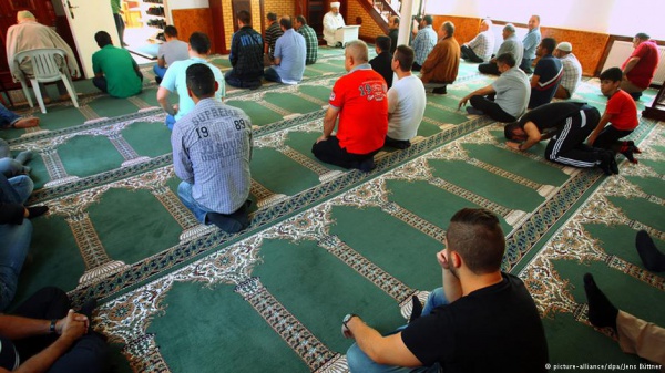 216467 INNERRESIZED600 600 germany muslims