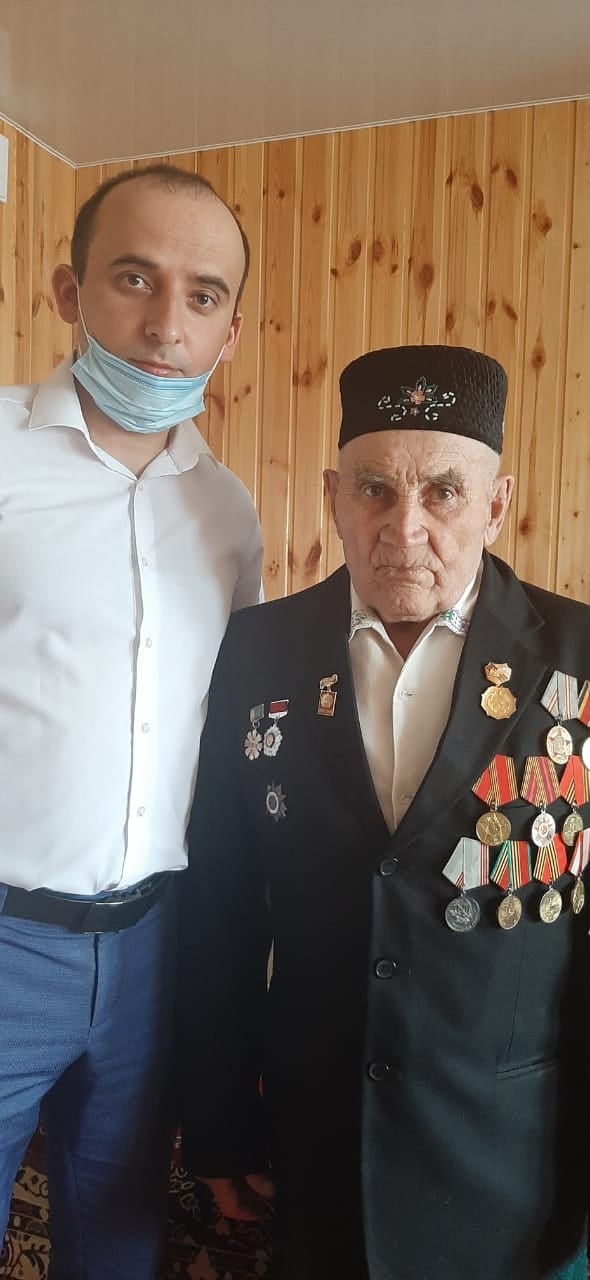 Bb5uaf7DQ20.jpg