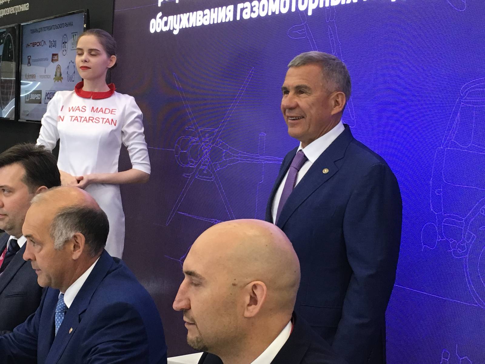 view 4078987 3085223